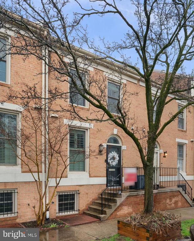 Building Photo - 1305 S Potomac St