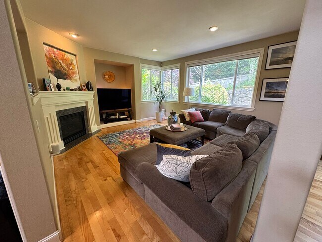 Building Photo - 4bd/2.5ba Sammamish Home