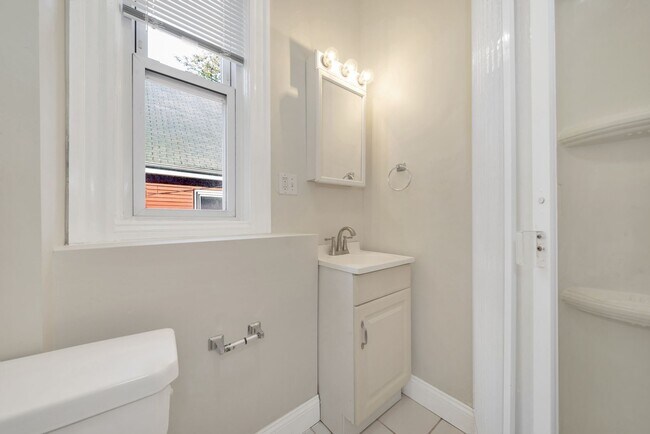Building Photo - 6 Murdock Terrace