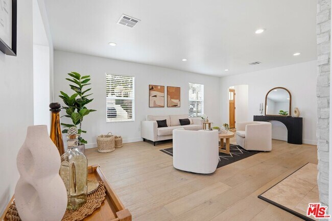 Building Photo - 5452 Harcross Dr