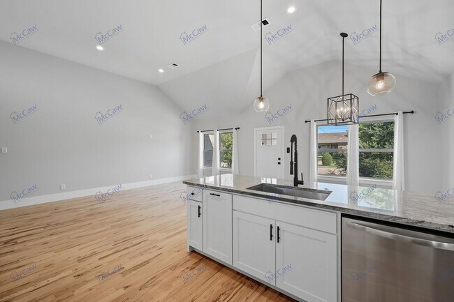 Building Photo - 10022 Everton Pl