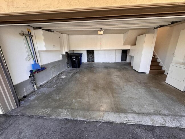 Building Photo - 7812 Hummingbird Ln