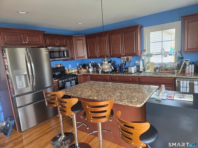 Building Photo - 57 Beachside Ave