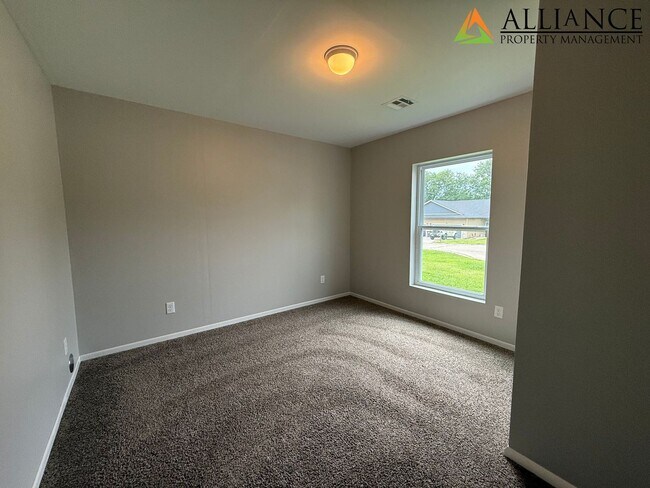 Building Photo - Newly Painted! Beautiful Home in Rock Creek School District!