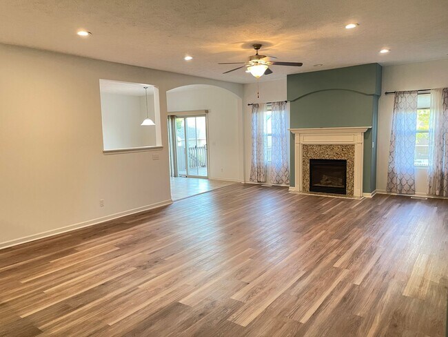 Building Photo - Spacious home in super nice neighborhood i...
