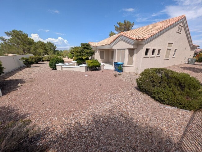 Building Photo - 2829 Vista Butte Dr