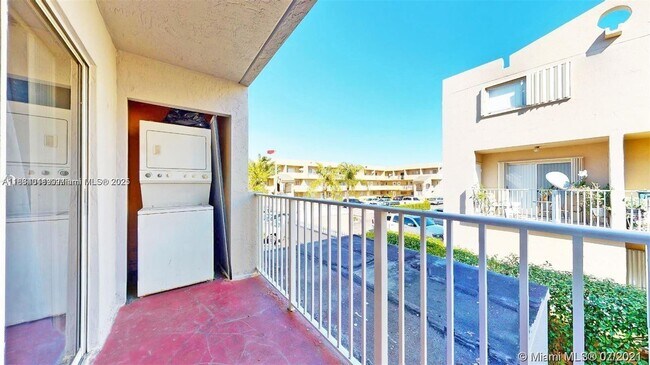 Building Photo - 2670 W 76th St