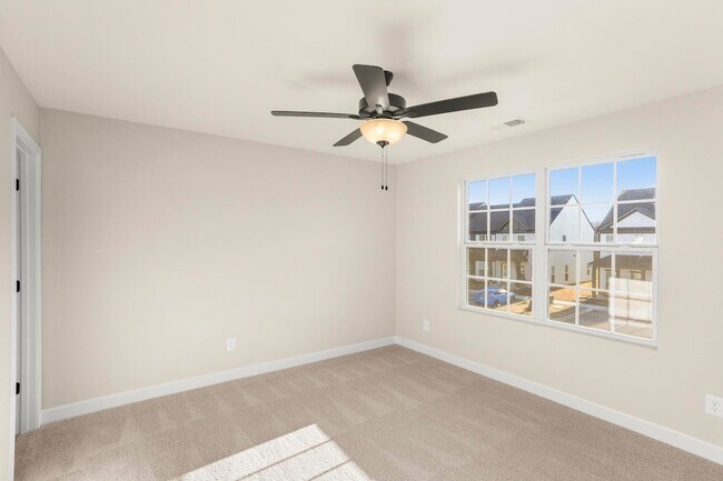 Building Photo - 521 Tappan Private Ln