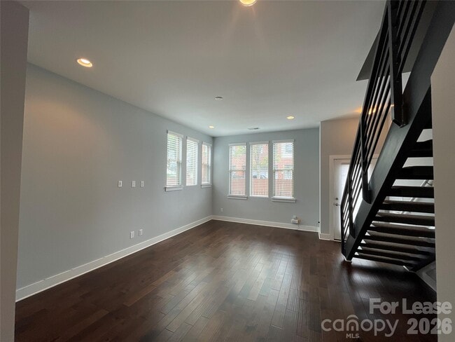 Building Photo - 338 Helix Wy