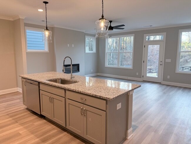 Building Photo - The Enclave At Mill Creek