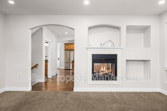 Building Photo - 2071 W Crescent Row