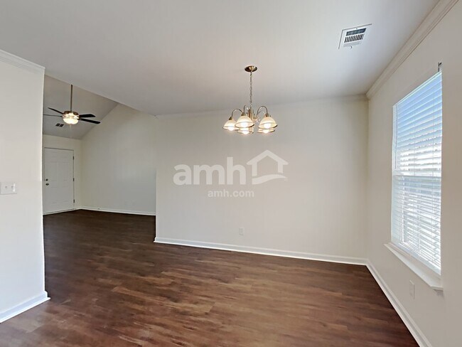 Building Photo - 4204 Birch Dr