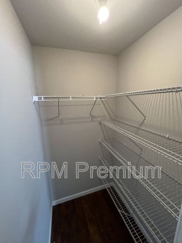 Building Photo - 10494 Wade Dr