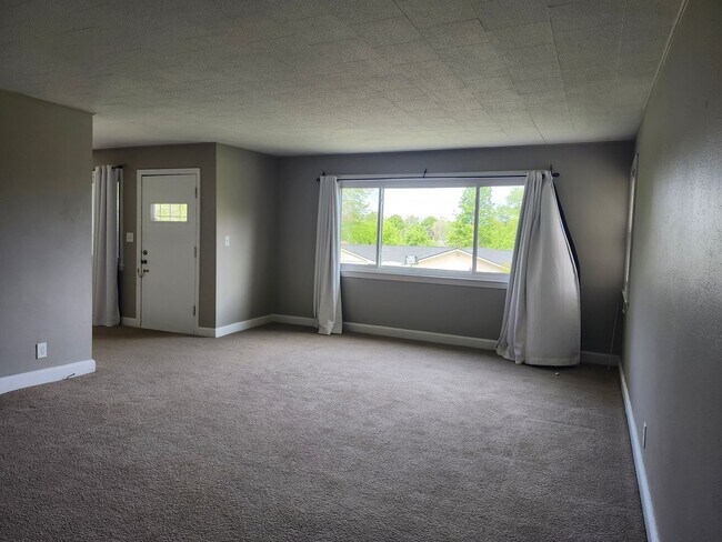 Building Photo - 3 bedroom 2 bath home in the desirable Belvoir Area in Chattanooga