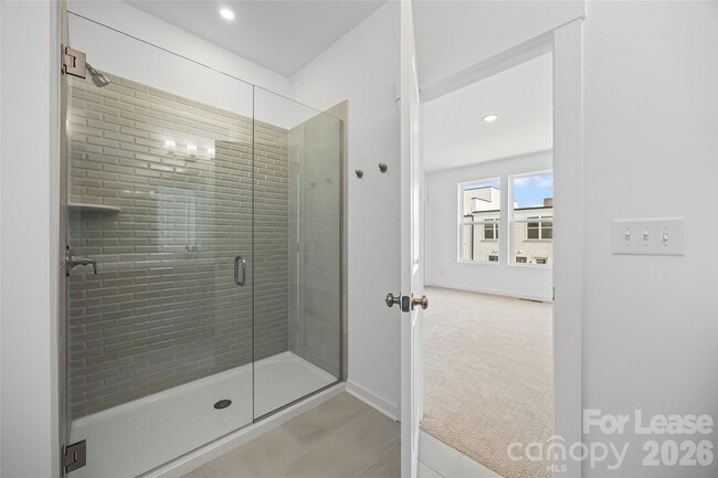 Building Photo - 7216 Westrow Ave