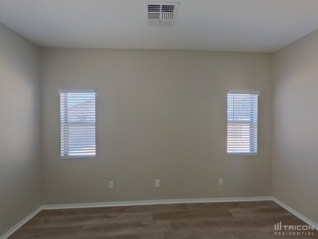 Building Photo - 9015 W Gibson Ln