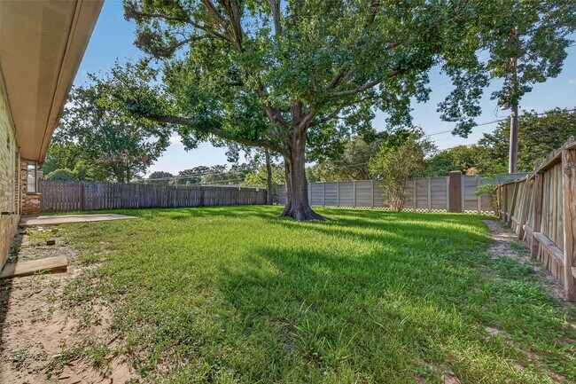 Building Photo - 19326 Leafwood Ln