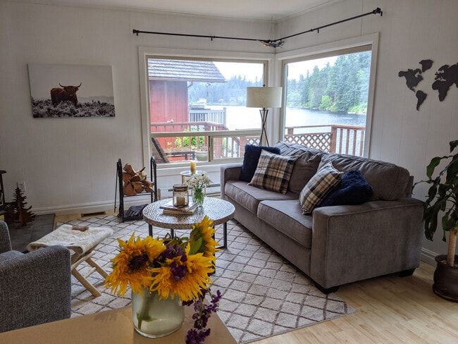 Building Photo - Lake Margaret Rental