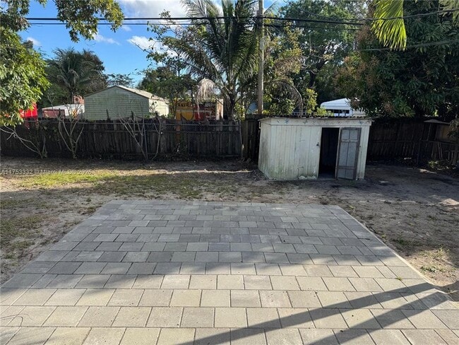 Building Photo - 4472 SW 50th St