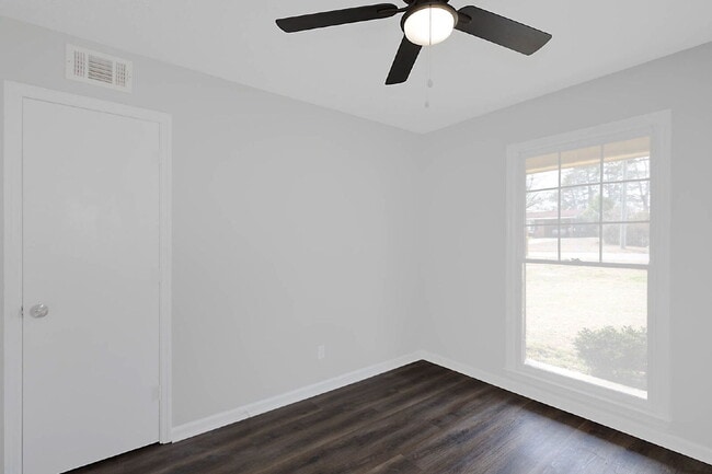 Building Photo - Newly Renovated 4BR/2BA Home with Large Yard + Storage Shed | Flexible Kitchen Island