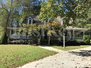 Building Photo - 1609 Flat Rock Dr SW