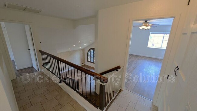 Building Photo - 2363 W Hemlock Ct