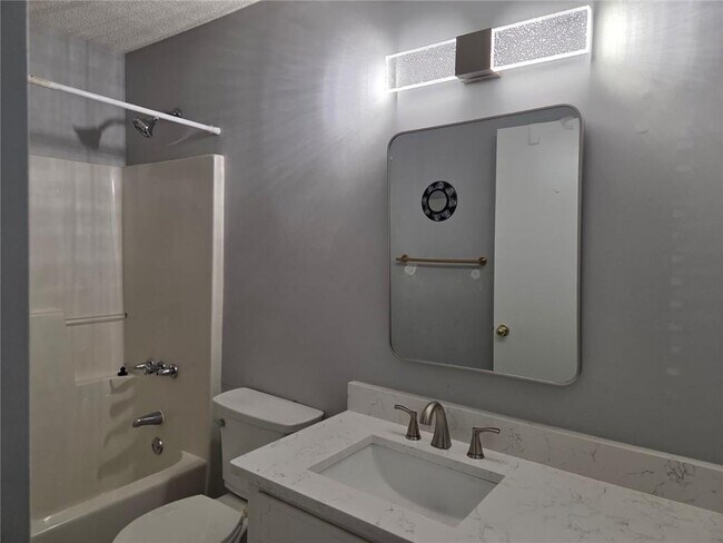 Building Photo - 1155 Riverside Trce