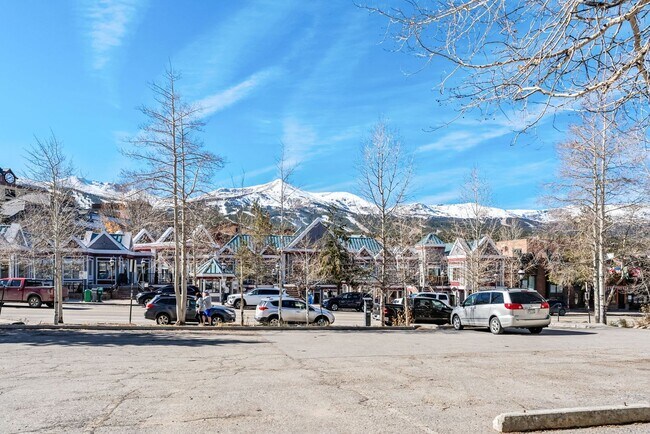 Building Photo - 412 S. Main, unit 113