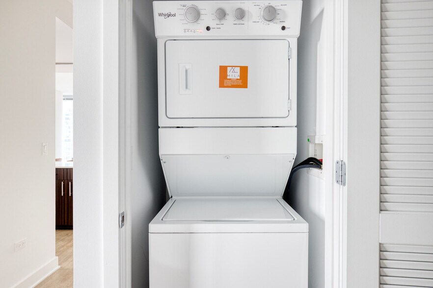 Building Photo - 201 N Garland Ct