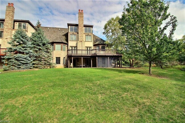 Building Photo - 40 Hamlet Ct