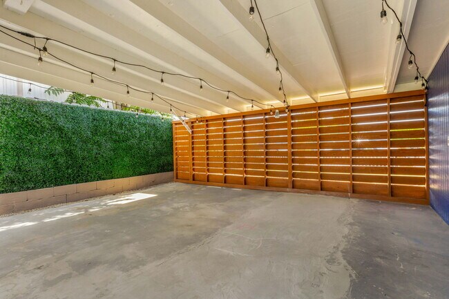 Building Photo - 1410 E Lexington Ave