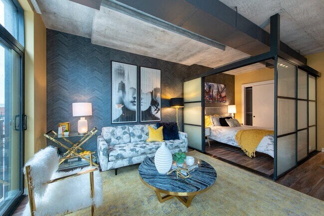 Building Photo - Coda on H