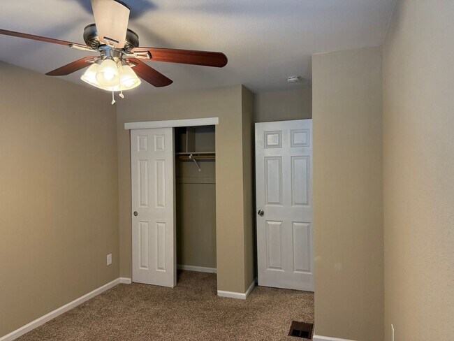 Building Photo - Beautiful 3-Bedroom Condo with Private Out...