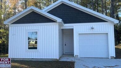 Building Photo - 2027 6th Ave