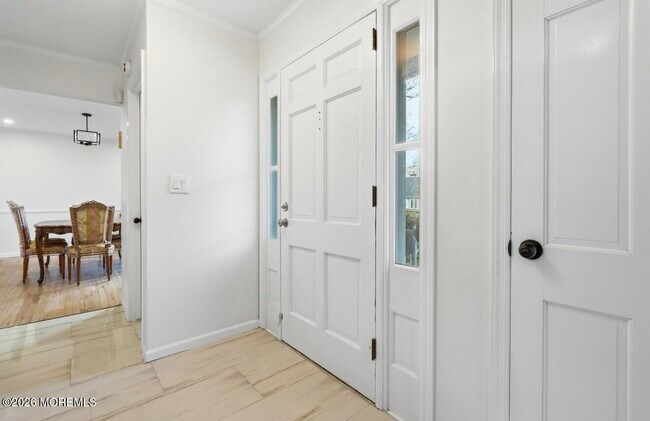 Building Photo - 600 N Edgemere Dr