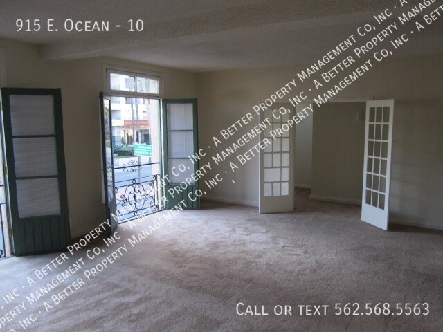 Building Photo - 915 E. Ocean-10