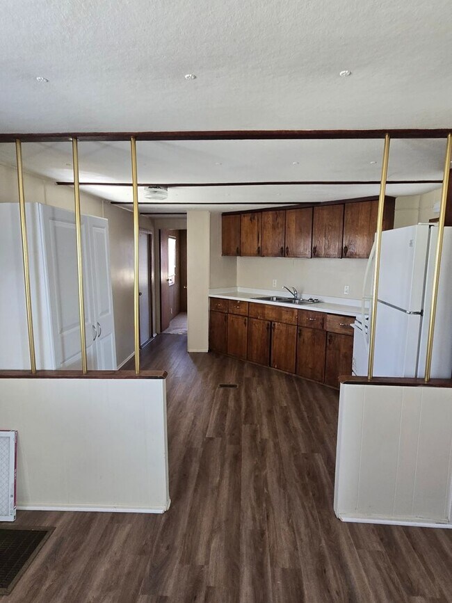 Building Photo - 709 Jim Blake Rd