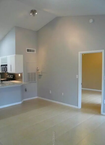Building Photo - 2445 SW 18th Terrace