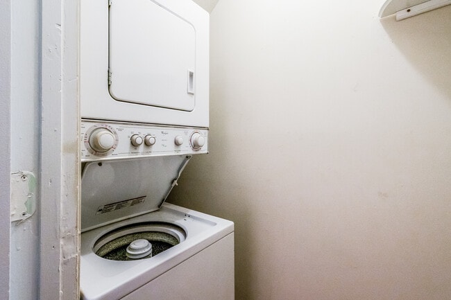 Building Photo - 1804 Swann St NW