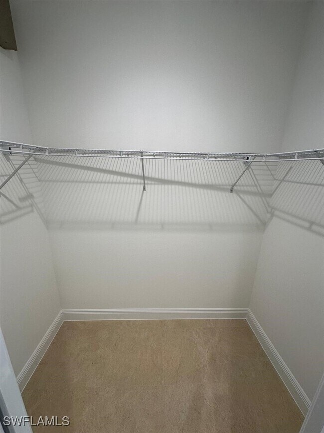 Building Photo - 2167 Della Dr