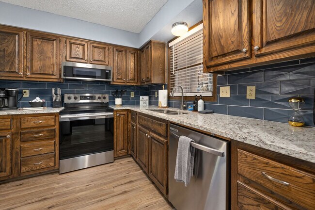 Building Photo - 9 August Ln