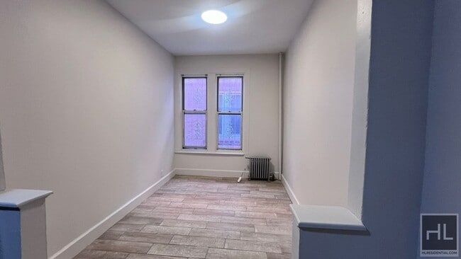 Building Photo - MILLER AVENUE