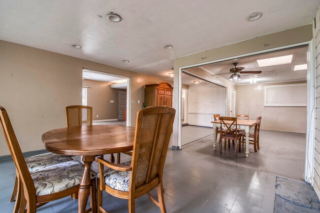 Building Photo - 4111 S Indian River Dr