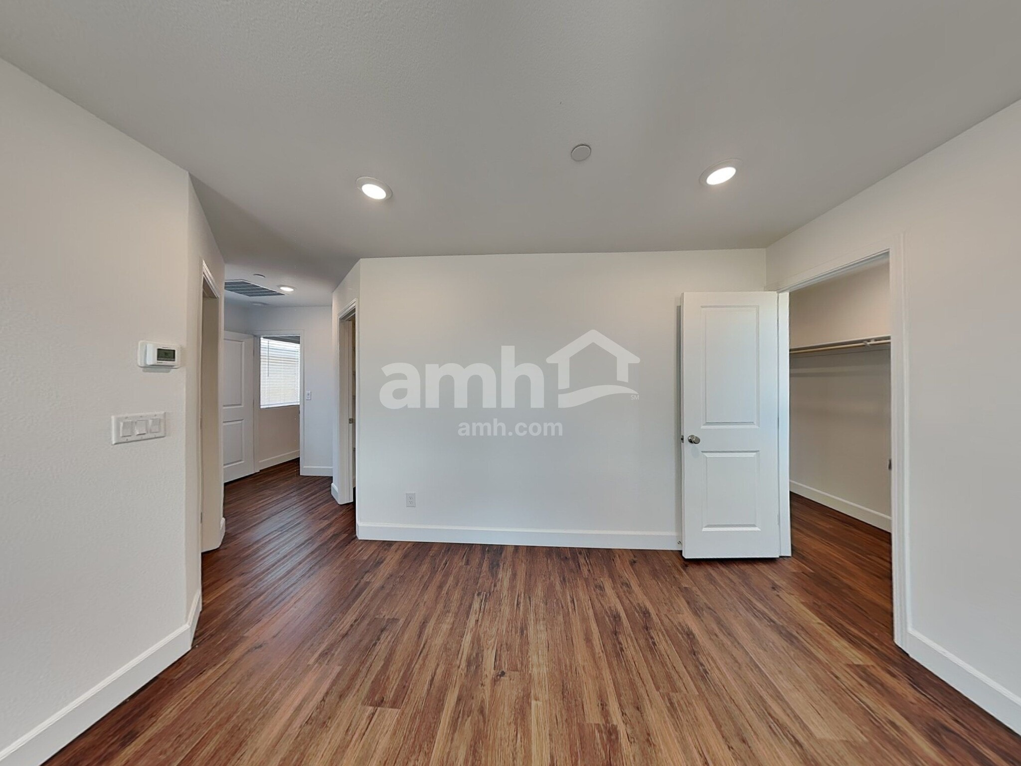 Building Photo - 644 N Water St