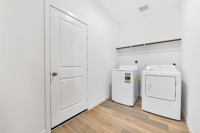 Building Photo - 3930 El Vaquero Ct