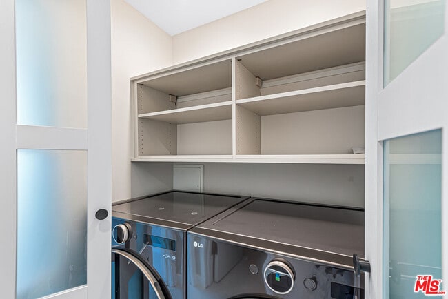 Building Photo - 10550 Wilshire Blvd