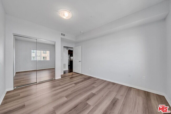 Building Photo - 1408 W Washington Blvd