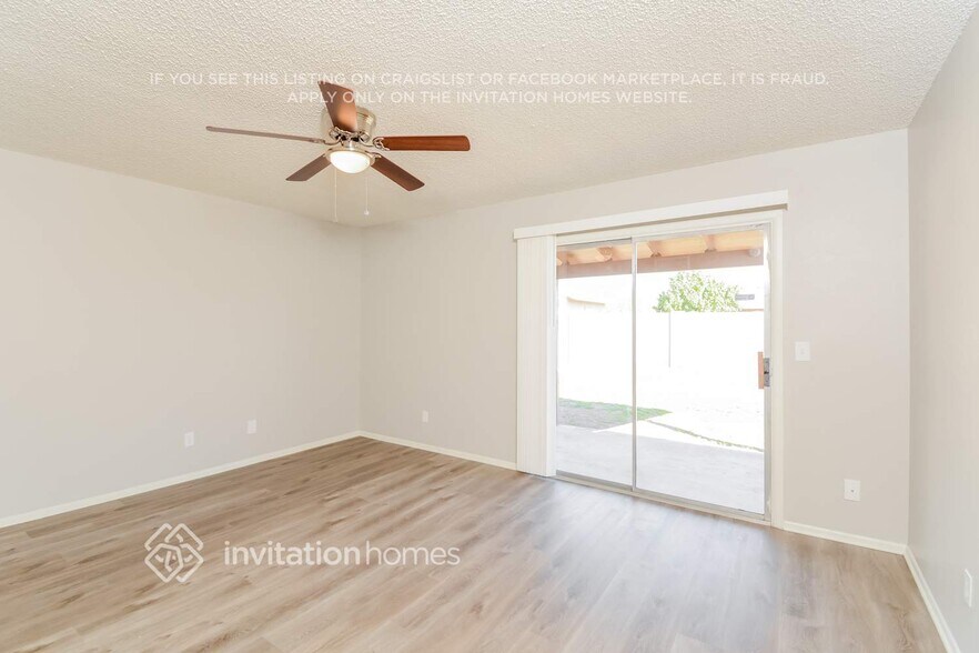 Building Photo - 11102 W Glenrosa Ave