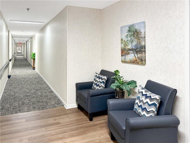 Building Photo - 475 Mount Vernon Hwy NE