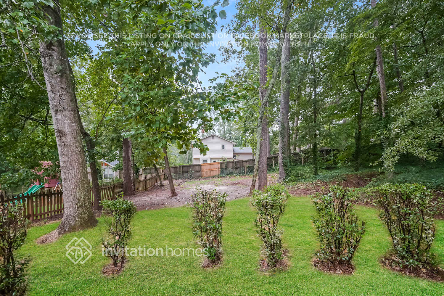 Building Photo - 4220 E Meadow Dr